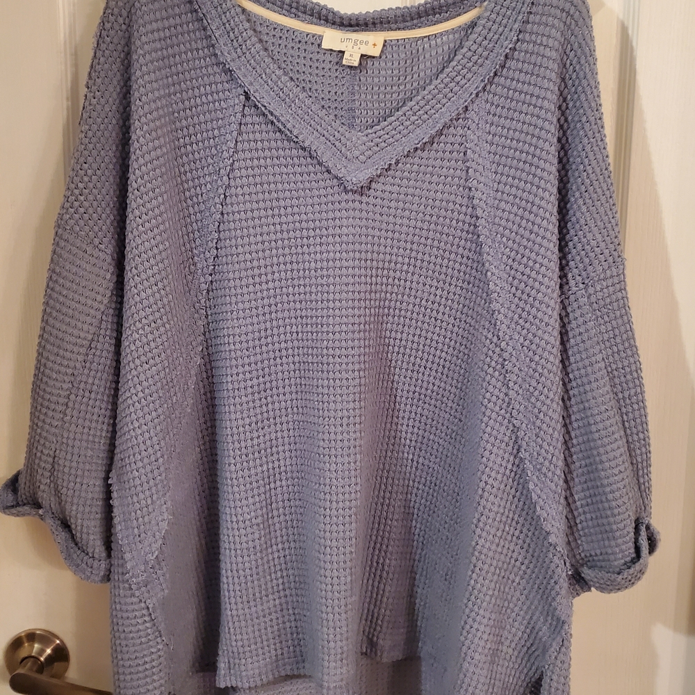 Umgee Women's Textured Blue Top